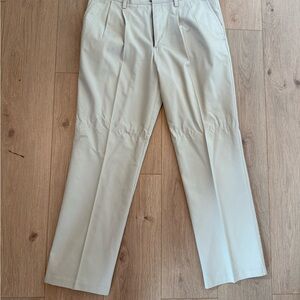 Dockers Men's Light Tan Chinos